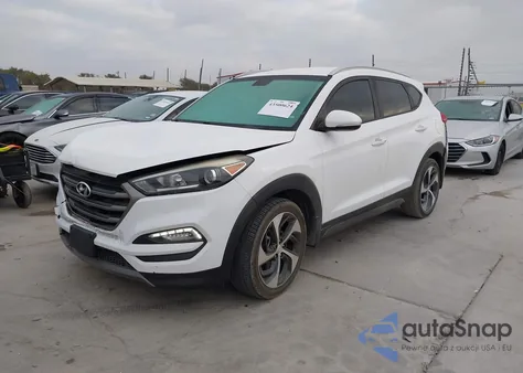 2016 Hyundai Tucson Sport z USA, uszkodzony, nr VIN KM8J33A26GU221131